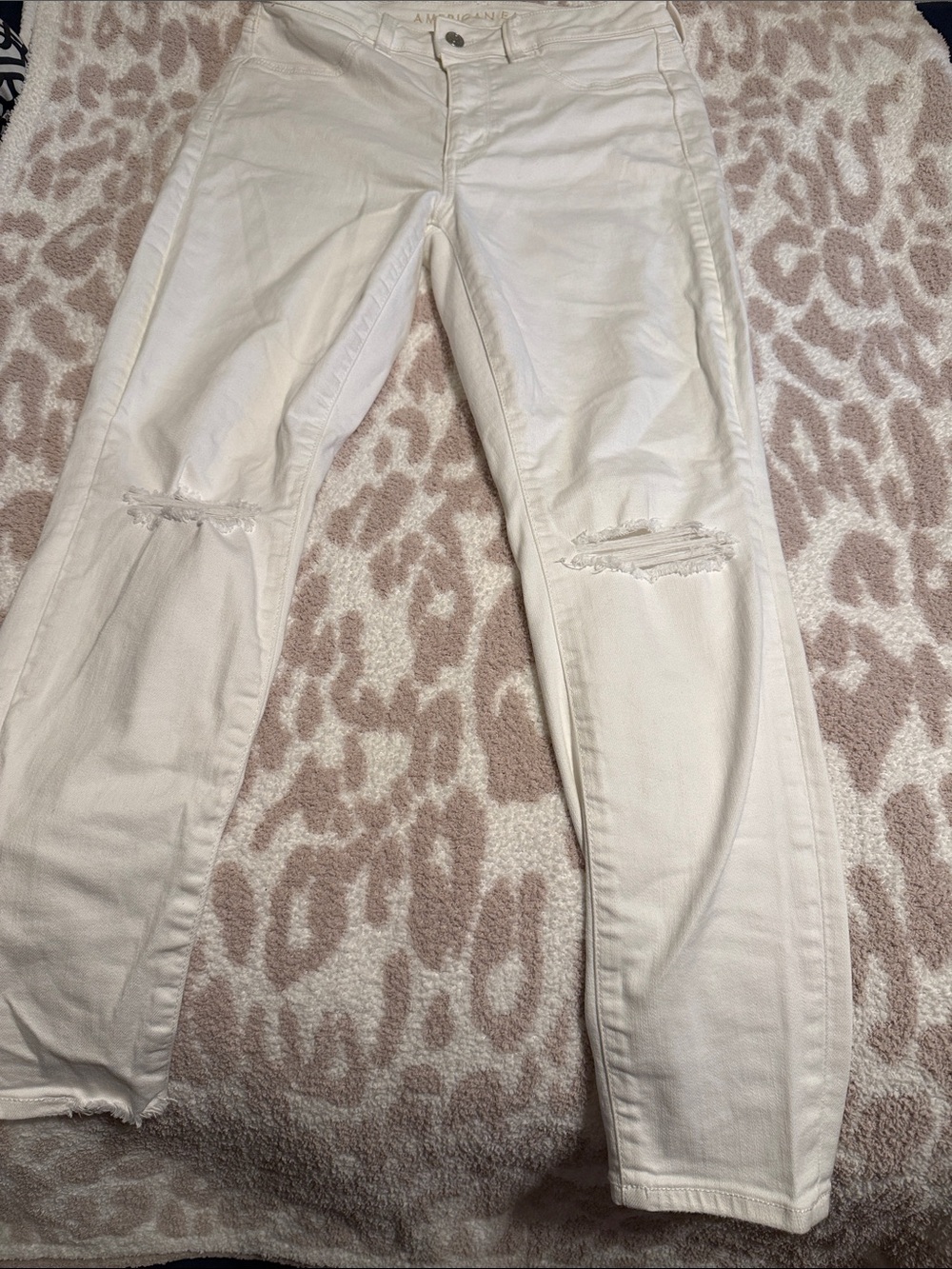 American Eagle Outfitters White Super Stretch Distressed Jeans Size 8Short